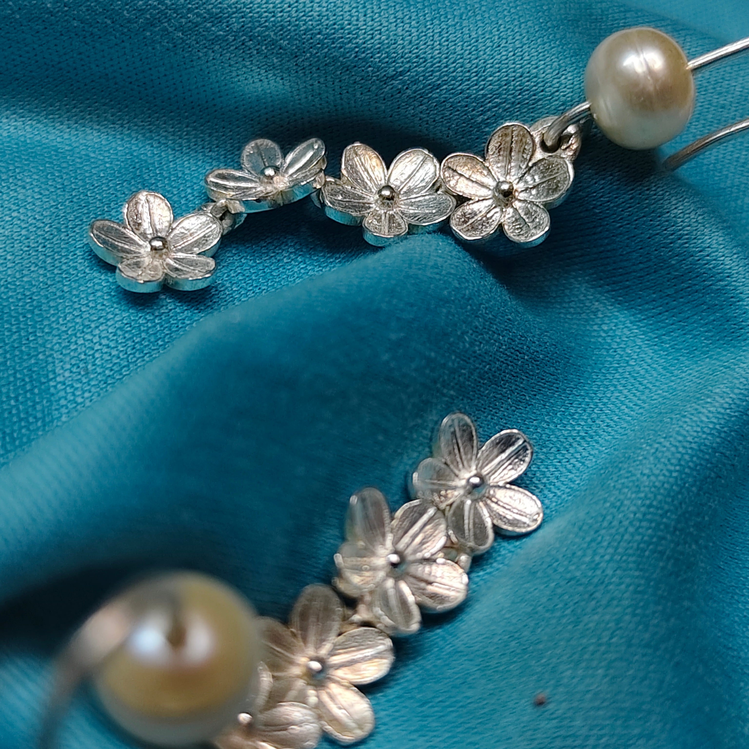 FORGET ME NOT DANGLING EARRING