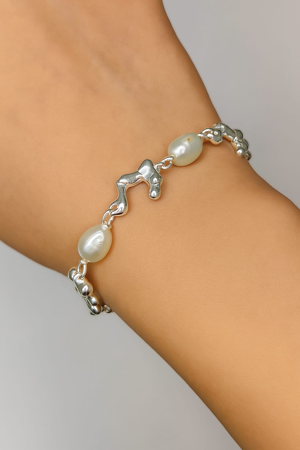 THE HEAVEAN-EARTH BRACELET